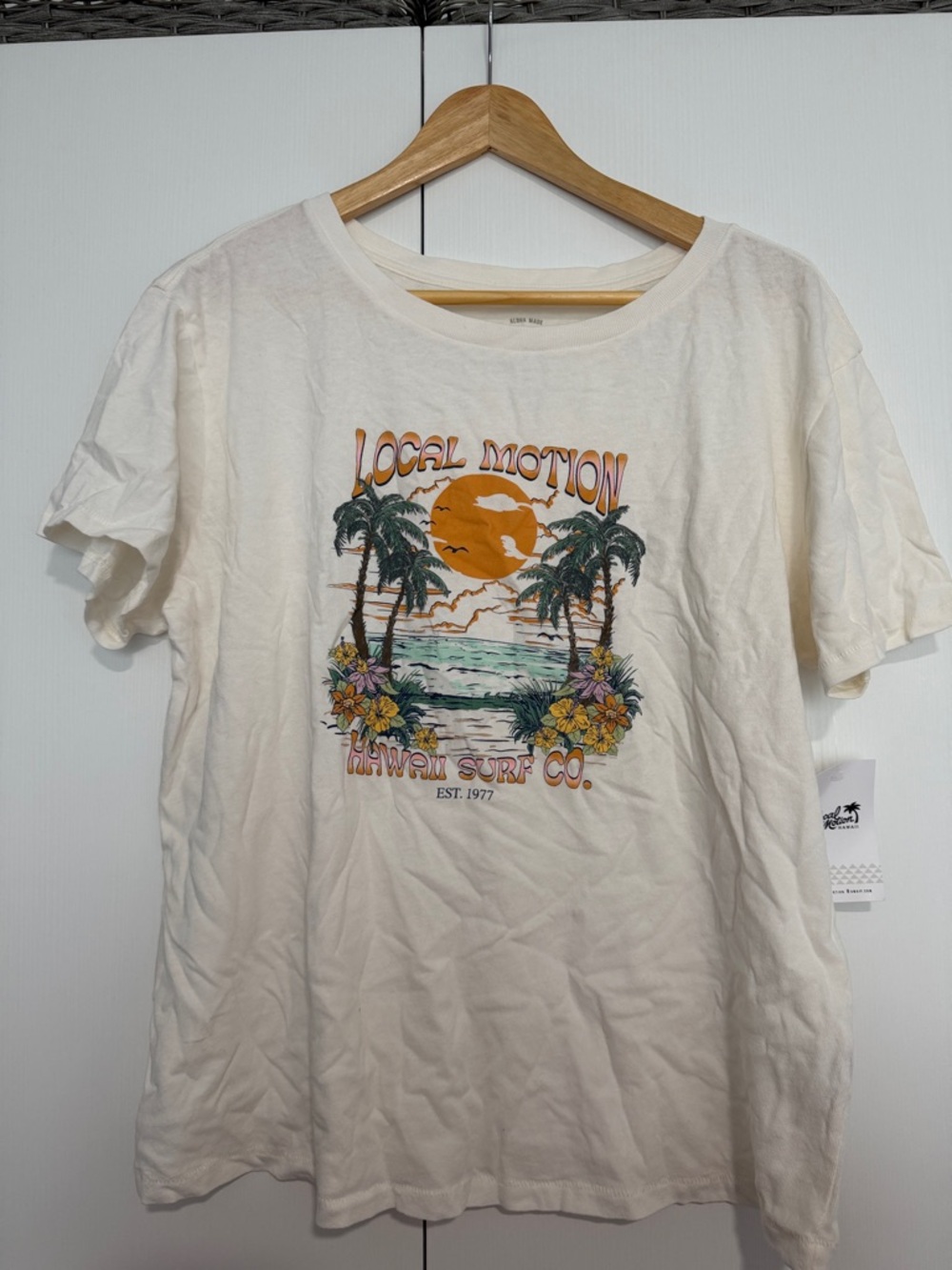 Local Motion Hawaii Surf Co. White Graphic Short Sleeve Tee